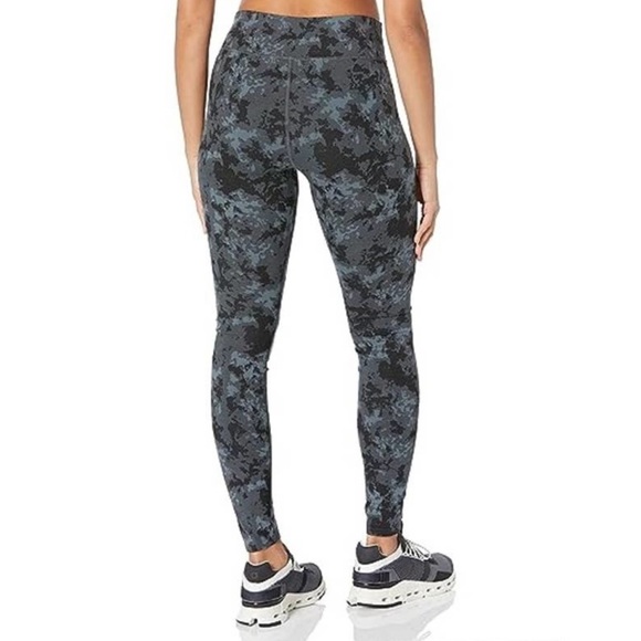 PACT Pureactive Pocket Legging in Camo - Picture 2 of 5